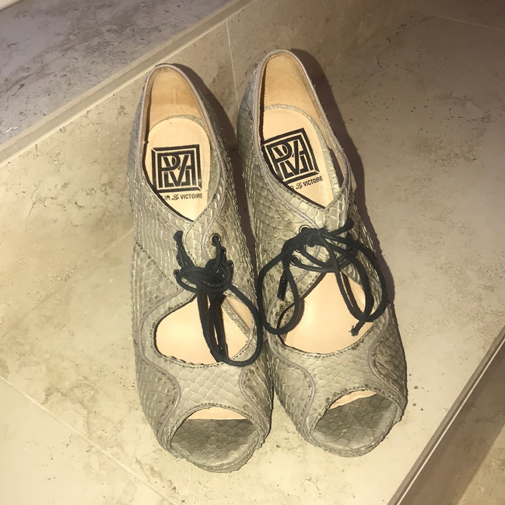 Pour la victoir heels